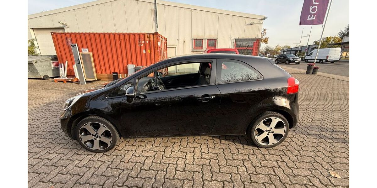 Kia Rio 114.990 km 5.900 &euro; Worms 67547