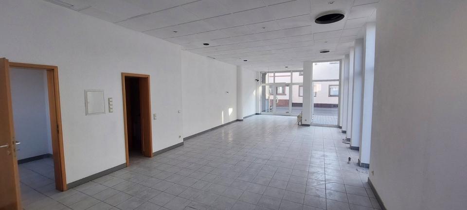 Attraktives Ladenlokal in guter Lage zu vermieten zimmer