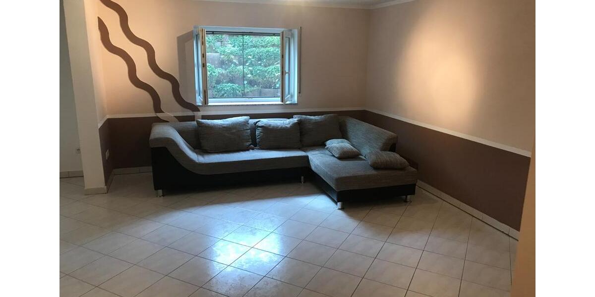 Helle Souterrainwohnung in Viernheim zu vermieten ab 1. April 2 zimmer