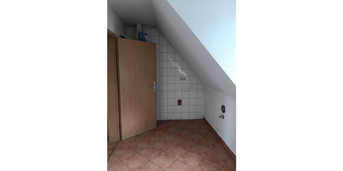 Dachgeschoßwohnung Worms - 3.5 Zimmer, 70 m&sup2;, 750&euro; | Angebot:26087485