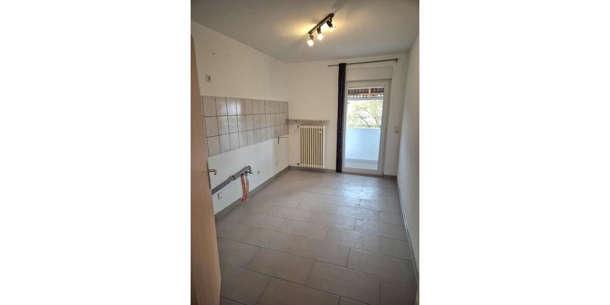 Etagenwohnung Waghäusel - 3 Zimmer, 83 m&sup2;, 1.000&euro; | Angebot:26234286