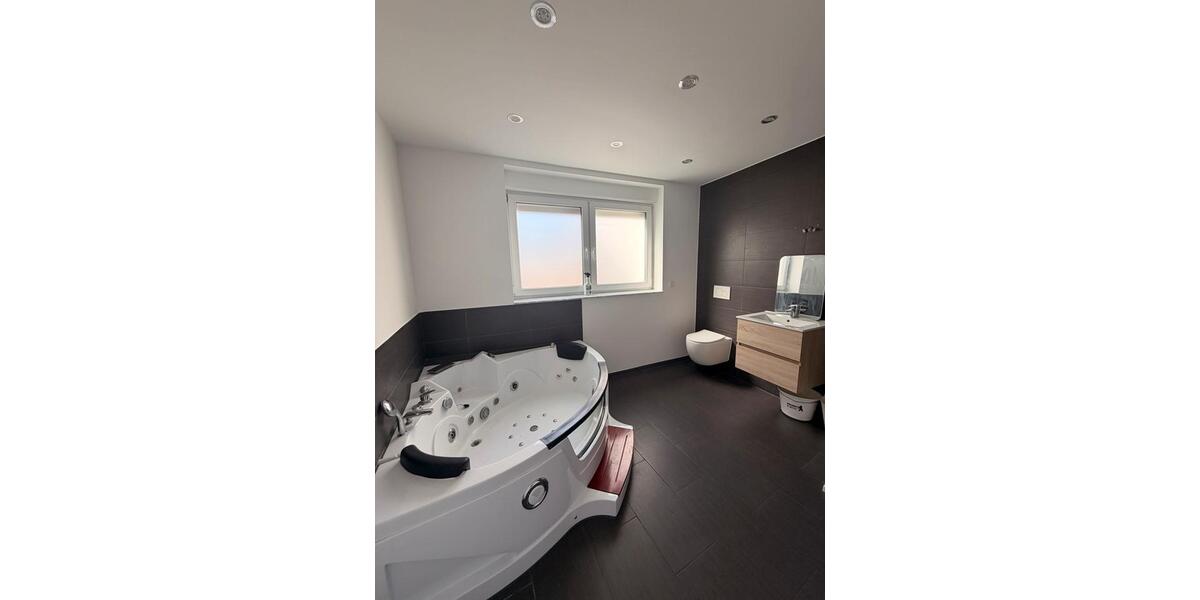 Etagenwohnung Ludwigshafen am Rhein Edigheim - 9 Zimmer, 300 m&sup2;, 650&euro; | Angebot:26233208