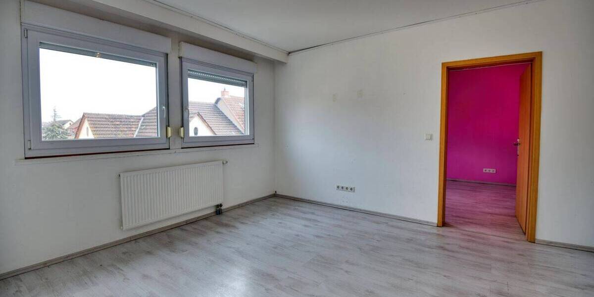 Etagenwohnung Mannheim Sandhofen - 6 Zimmer, 175 m&sup2;, 270.000&euro; | Angebot:26815840