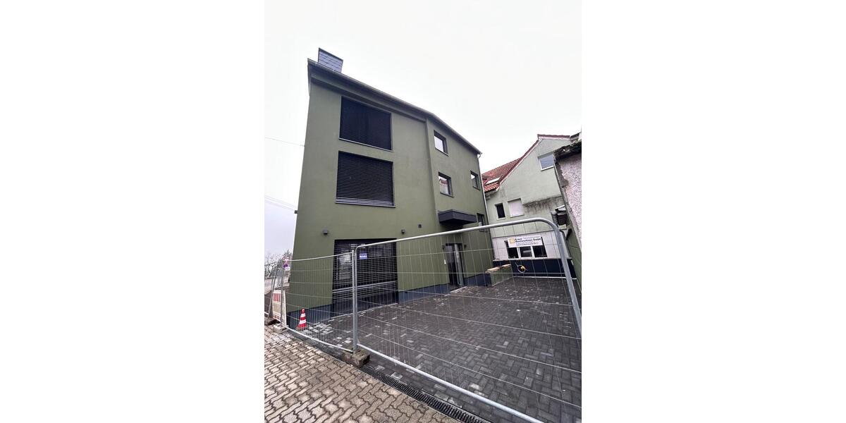 Erdgeschoßwohnung Ludwigshafen am Rhein Ludwigshafen-Hemshof - 2 Zimmer, 100 m&sup2;, 1.250&euro; | Angebot:24795429