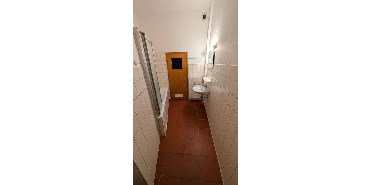 Erdgeschoßwohnung Dossenheim - 2 Zimmer, 100 m&sup2;, 1.300&euro; | Angebot:25053790