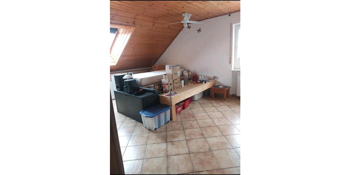 Dachgeschoßwohnung Schriesheim - 2.5 Zimmer, 80 m&sup2;, 1.100&euro; | Angebot:26283889