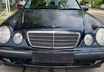 Mercedes E 240