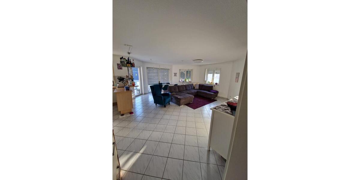 Etagenwohnung Weinheim - 4 Zimmer, 110 m&sup2;, 1.250&euro; | Angebot:25253397