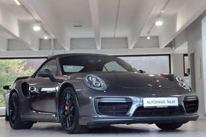 911