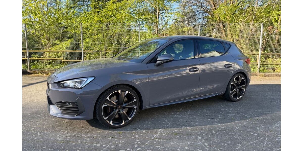 Cupra Leon 23.500 km 29.900 &euro; Fürth/Odw. 64658