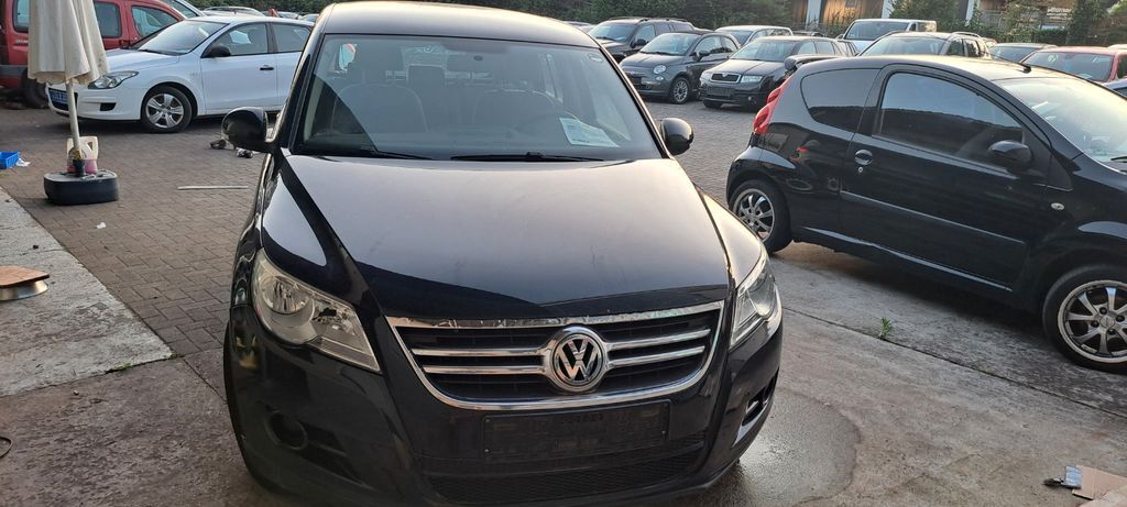 VW Tiguan 215.000 km 4.299 € Oberhausen-Rheinhausen 68794