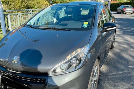 Peugeot 208 93.000 km 4.700 &euro; mannheim 68259