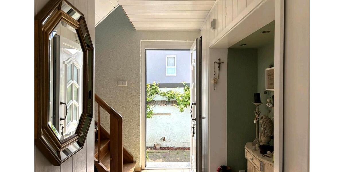 Einfamilienhaus Ludwigshafen am Rhein Rheingönheim - 8 Zimmer, 114 m&sup2;, 368.000&euro; | Angebot:26648008