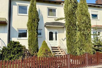 +++ Sanierungsbedürftiges Reihenmittelhaus mit Terrasse und Garten in guter Lage von Hemsbach +++