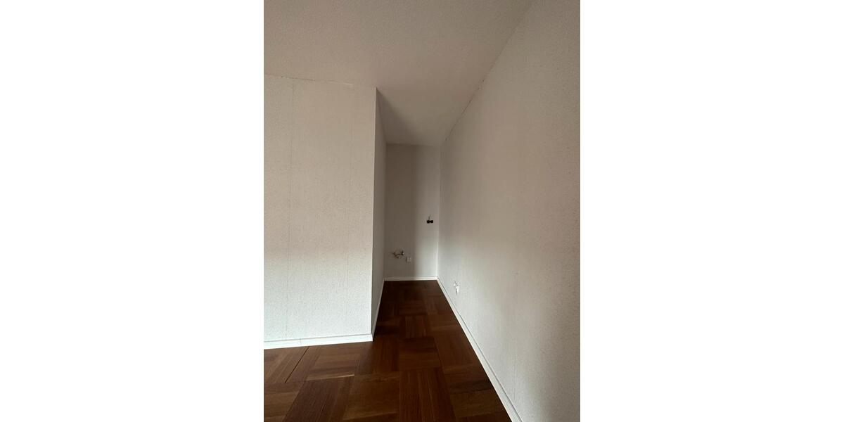 Dachgeschoßwohnung Ludwigshafen am Rhein Mundenheim - 1 Zimmer, 25 m&sup2;, 600&euro; | Angebot:25735103