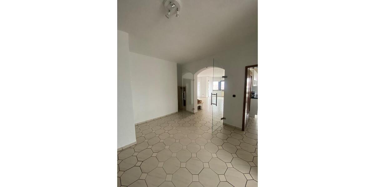 Etagenwohnung Mannheim Rheinau - 4 Zimmer, 180 m&sup2;, 1.800&euro; | Angebot:26420788