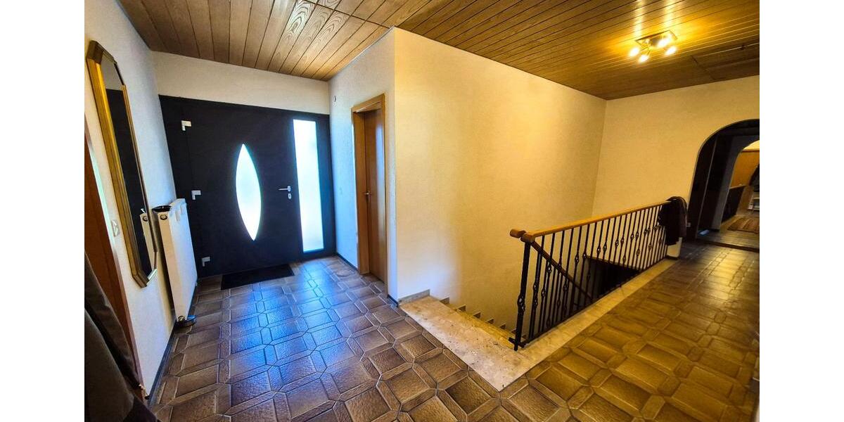 Einfamilienhaus Grünstadt - 7 Zimmer, 193 m&sup2;, 565.000&euro; | Angebot:26385035