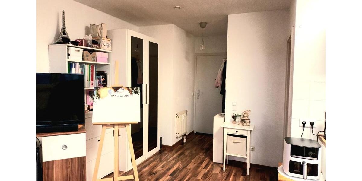 Helle 1-Zimmer DG-Wohnung mit schönen Ausblick und Parkplatz 1 zimmer