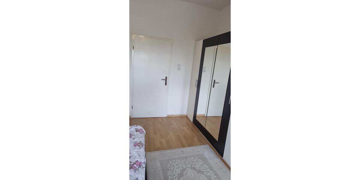 Etagenwohnung Ludwigshafen am Rhein Mundenheim - 3 Zimmer, 100 m&sup2;, 1.000&euro; | Angebot:26689078