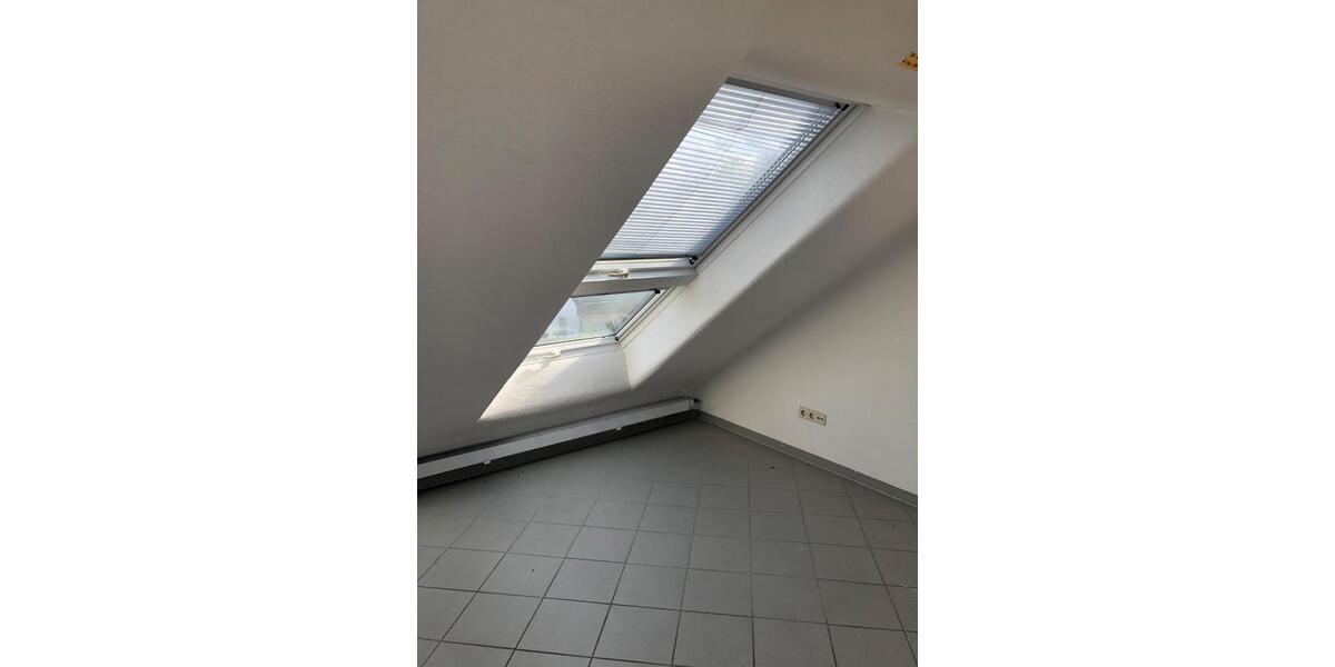 Dachgeschoßwohnung Walldorf - 3 Zimmer, 74 m&sup2;, 390.000&euro; | Angebot:26251631