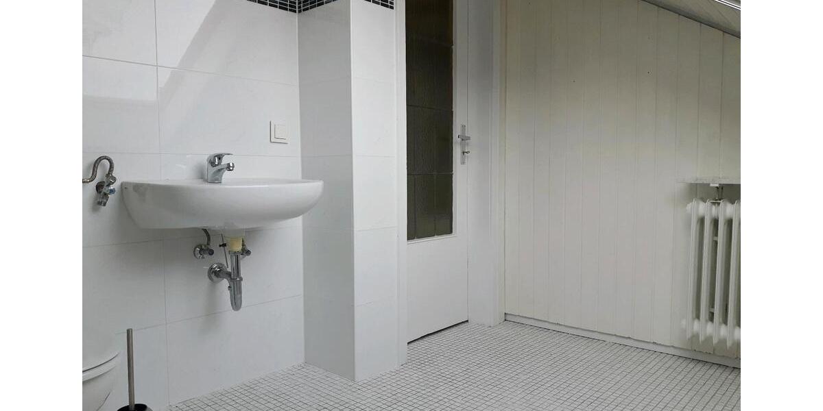 Dachgeschoßwohnung Bad Dürkheim - 2 Zimmer, 61 m&sup2;, 800&euro; | Angebot:26211200