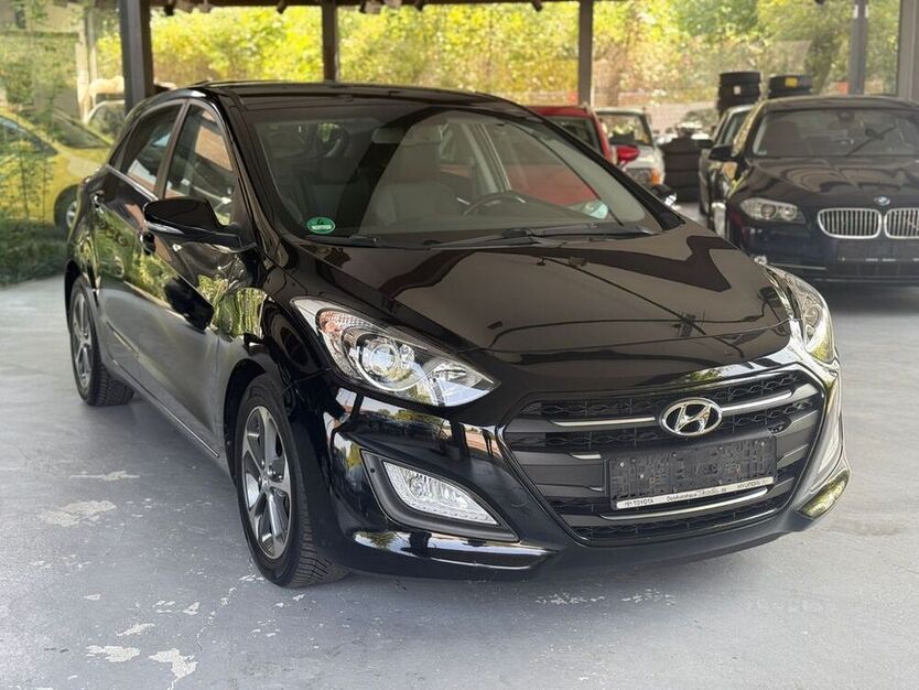i30
