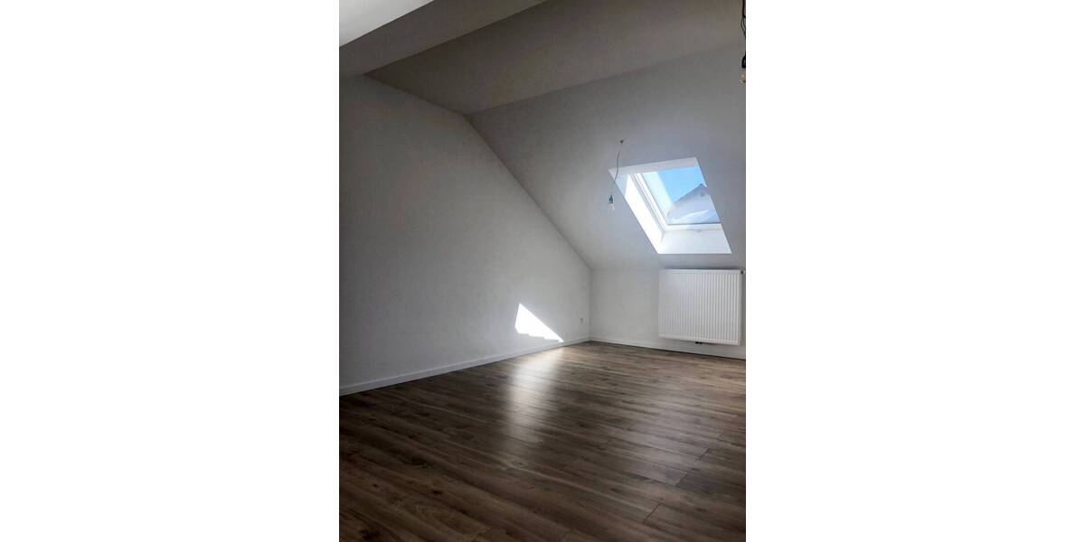 Etagenwohnung Schriesheim - 5 Zimmer, 197 m&sup2;, 2.300&euro; | Angebot:26545588
