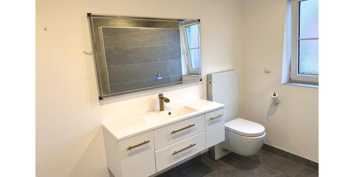 Traumhafte 5- Zimmerwohnung mit Balkon in 67574 Osthofen 5 zimmer