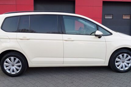 VW Touran 136.948 km 18.990 &euro; Ludwigshafen am Rhein 67059
