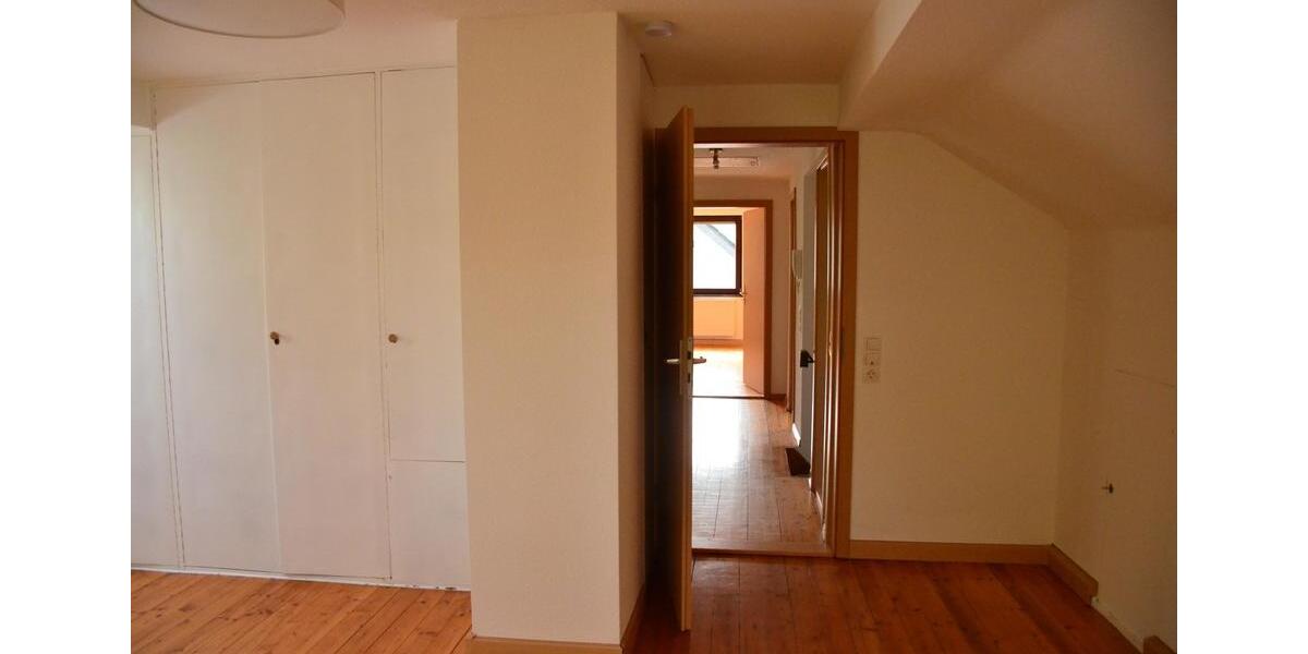 Einfamilienhaus Bammental - 7 Zimmer, 150 m&sup2;, 2.100&euro; | Angebot:26130459