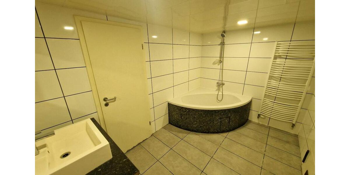 3FH in Wormser Stadtmitte mit wertvollem Potenzial zimmer