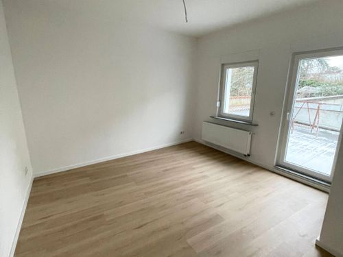 Modernisierte 2-Zimmer-Altbauwohnung mit BALKON und EBK 2 zimmer