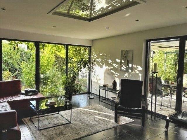 Architektonisches Highlight: modernes Wohlfühlhaus ! 5 zimmer