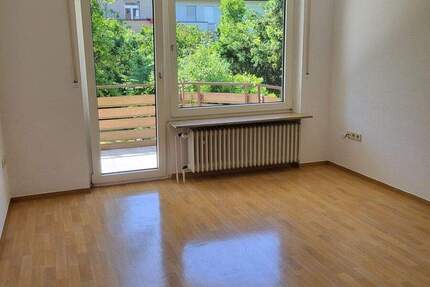 Schwanenstraße: Schnuckelige Wohnung mit Balkon im Hochparterre 1 zimmer