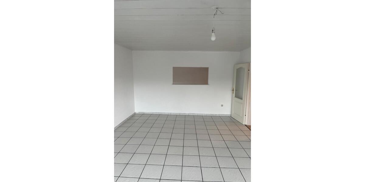 Etagenwohnung Nußloch - 4 Zimmer, 90 m&sup2;, 1.600&euro; | Angebot:26022103