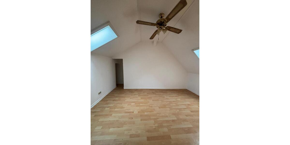 Dachgeschoßwohnung Worms - 3 Zimmer, 92 m&sup2;, 1.058&euro; | Angebot:25975167