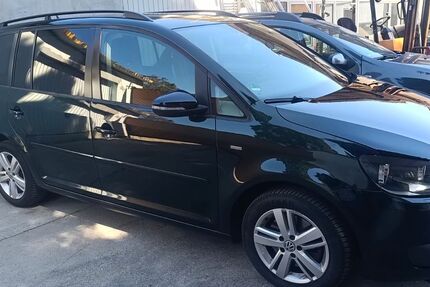 VW Touran 146.932 km 8.990 &euro; Schifferstadt 67105