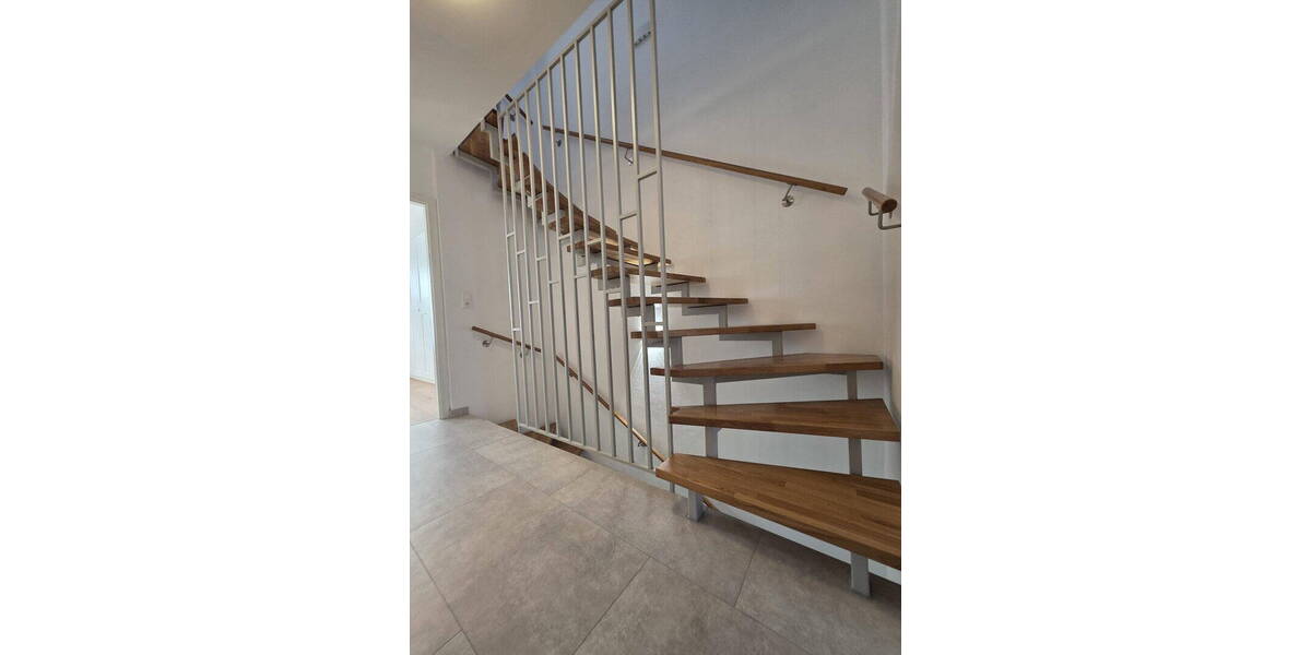 Reihenmittelhaus Laudenbach - 5 Zimmer, 141 m&sup2;, 599.000&euro; | Angebot:25870203