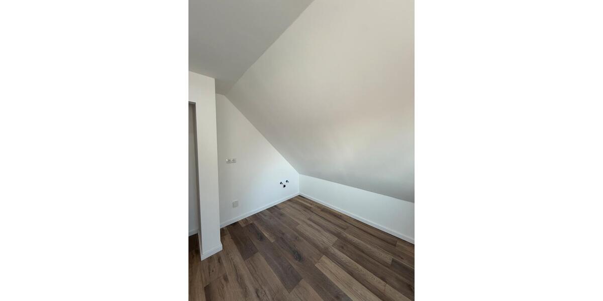 Dachgeschoßwohnung Lampertheim - 2 Zimmer, 31 m&sup2;, 700&euro; | Angebot:24860499