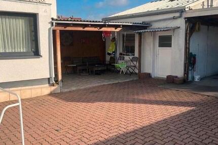 MFH mit 3 Wohneinheiten, Südgarten, Baupotenzial & 5,6 % Rendite 8 zimmer