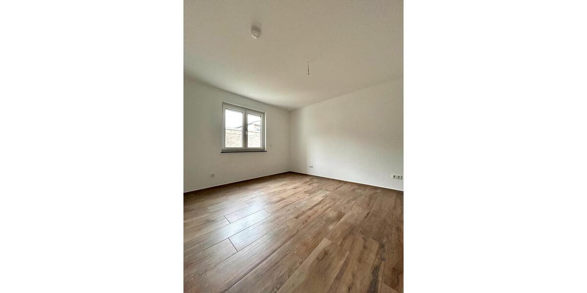 Erdgeschoßwohnung Schriesheim - 4 Zimmer, 137 m&sup2;, 2.300&euro; | Angebot:24643629