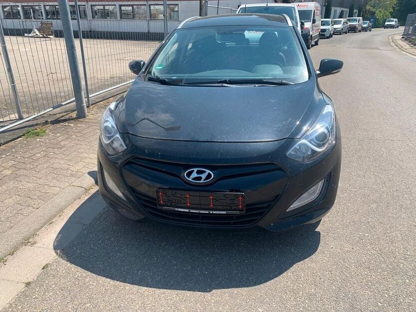 i30