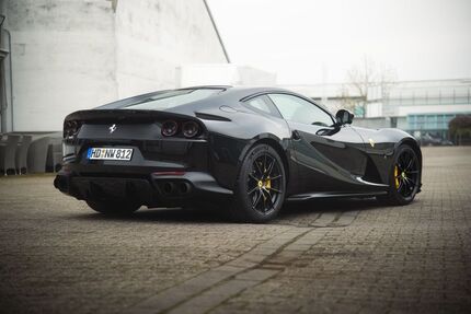 Ferrari 812 13.700 km 369.770 &euro; Mannheim 68163