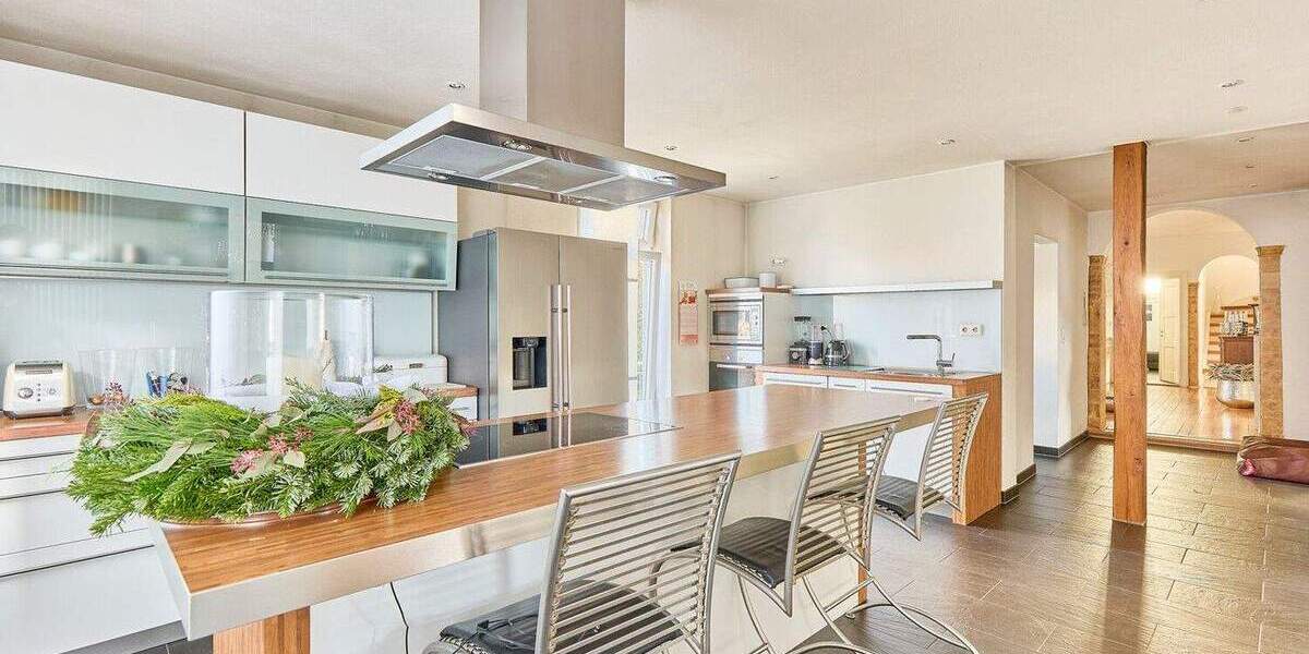 Historisches Fachwerk trifft modernes Wohngefühl mit Terrasse und Garten! 8 zimmer