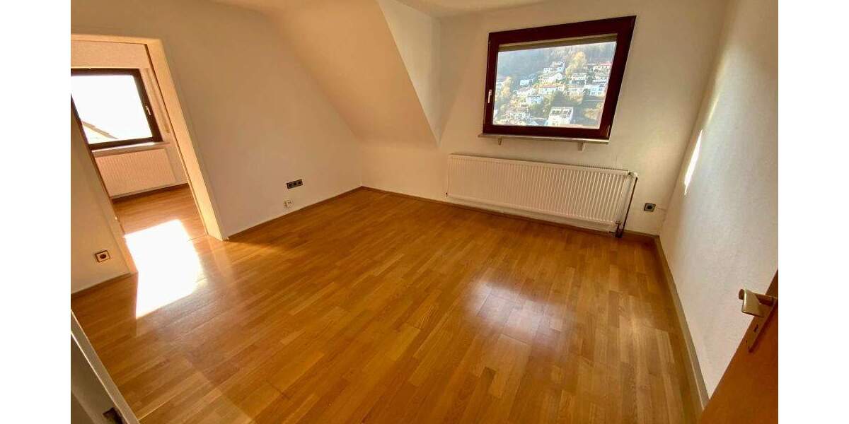 GLOBAL INVEST SINSHEIM | 2-3-Familienhaus in toller Lage von Ziegelhausen mit unverbaubarem Blick 1 zimmer