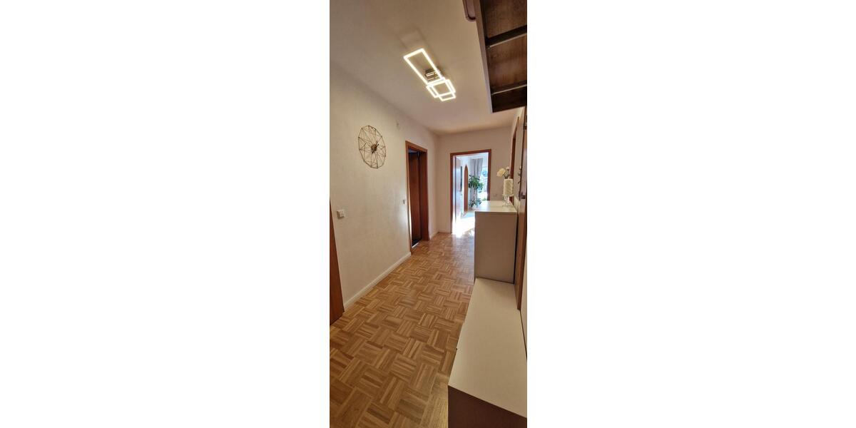 Haus zu Verkaufen(nur Erdgeschoss, mit grossem Parkplatz 4 zimmer