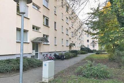 Schöne 4-Zimmer-Wohnung mit Balkon und Küche 4 zimmer