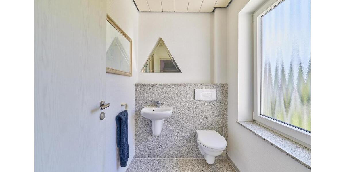 Einfamilienhaus Neckarsteinach - 9 Zimmer, 331 m&sup2;, 2.450&euro; | Angebot:23614375