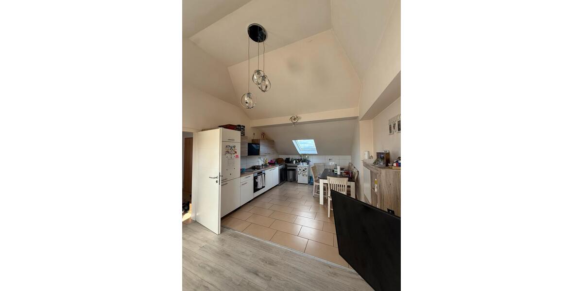 Dachgeschoßwohnung Gernsheim - 3 Zimmer, 77 m&sup2;, 880&euro; | Angebot:26002207