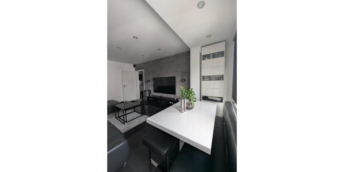 ObjNr:19738 - Hochmoderne, fast frisch sanierte Eigentumswohnung mit 2 Bakonen und Stellplatz - Etagenwohnung Ludwigshafen am Rhein Parkinsel | Angebot:22486044